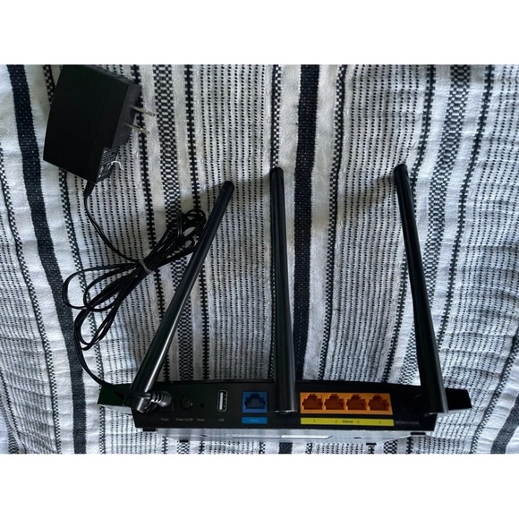 TP-Link Archer C7 1300 Mbps 4-Port Gigabit Wireless AC Router (Archer-C7) - Picture 2 of 3